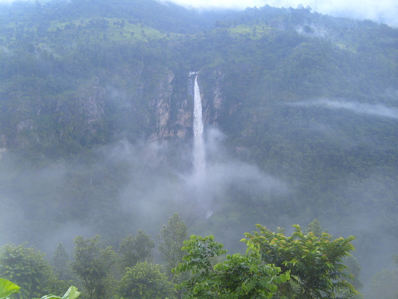 water fall in Manaslu Circuit Trekking 